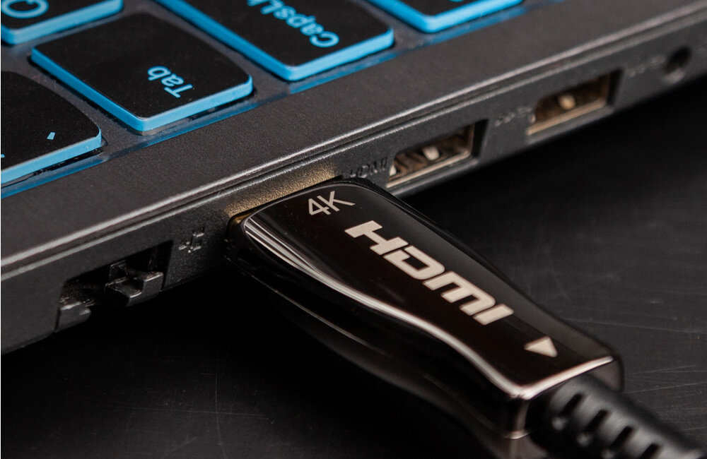 Kabel HDMI - HDMI AOC hybrydowa transmisja danych kabel żyły ocynkowane światłowód dane netflix hbo max jakość 4k 8 k kompresja obraz audio lekkość wytrzymałość