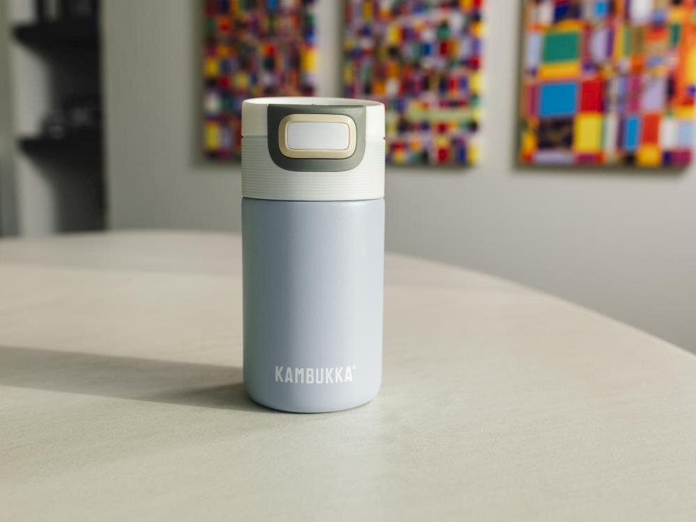 Kubek termiczny KAMBUKKA Etna 300 ml Niebieski nakrętka 3 w 1 wygoda bezpieczeństwo zmiana nakrętek personalizacja MIX & MATCH