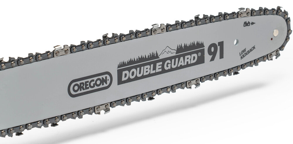 Na zdjęciu widoczny jest fragment prowadnicy piły łańcuchowej z napisem \'OREGON DOUBLE GUARD 91\' oraz \'LOW KICKBACK\'.