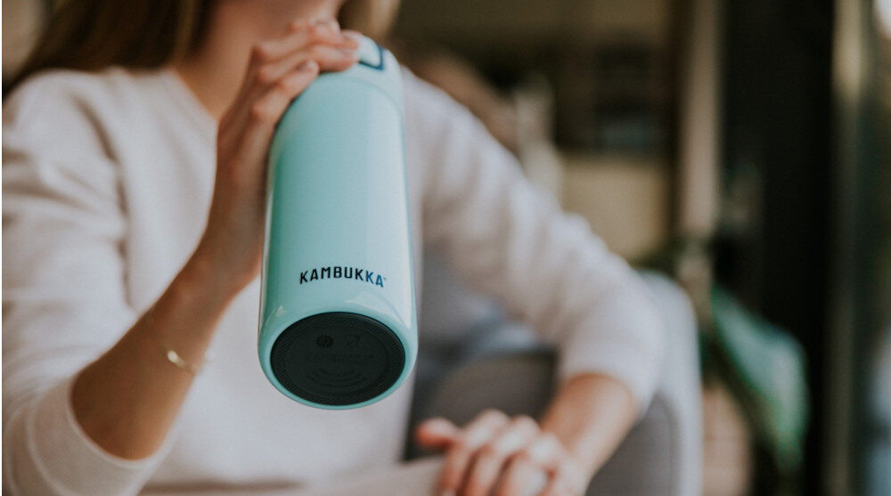 Kubek termiczny KAMBUKKA Etna turkusowy utrzymanie temperatury izolacja próżniowa zimne ciepłe napoje nakrętka 3 w 1 wygoda bezpieczeństwo zmiana nakrętek personalizacja MIX & MATCH bez szkodliwego BPA bezpieczny dla zdrowia 