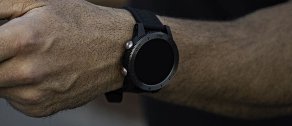 Smartwatch BEMI Voyager ekran bateria czujniki zdrowie sport pasek ładowanie pojemność rozdzielczość łączność sterowanie krew puls rozmowy smartfon aplikacja