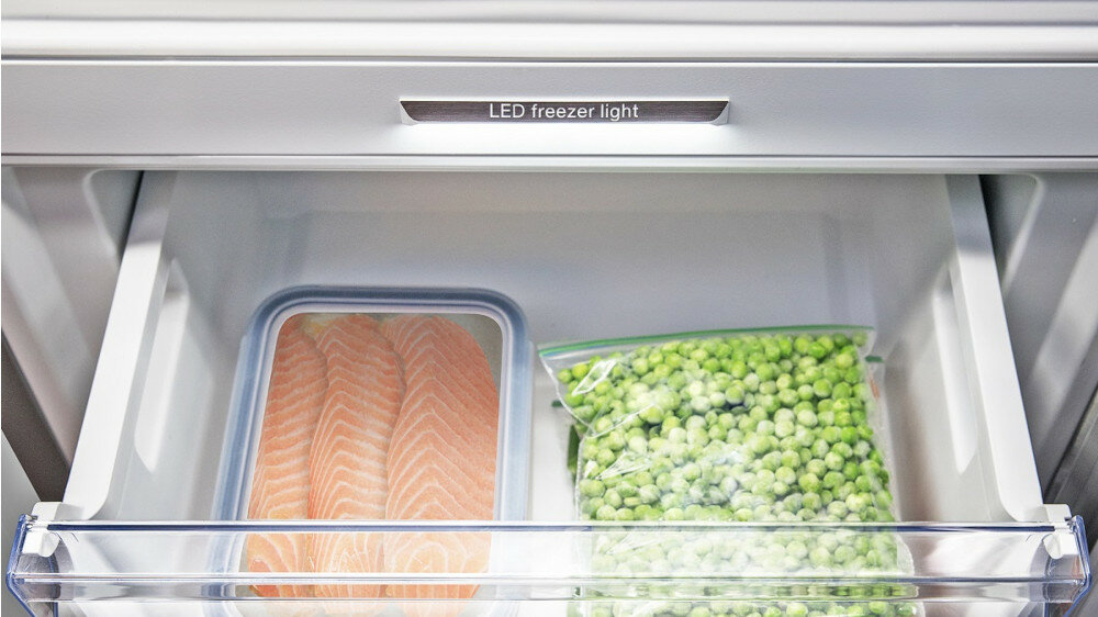 LODÓWKA SIEMENS KG39NAIBT LED zamrażalnik oświetlenie