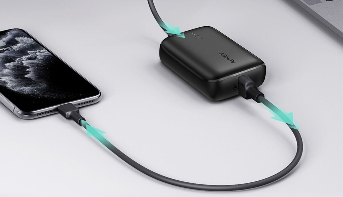 Powerbank AUKEY PB-N83S 10000 mAh 22.5W Czarny dwa gniazda USB-A i USB-C ładowanie dwóch urządzeń jednocześnie USB-C PD technologia ładowania zwrotnego