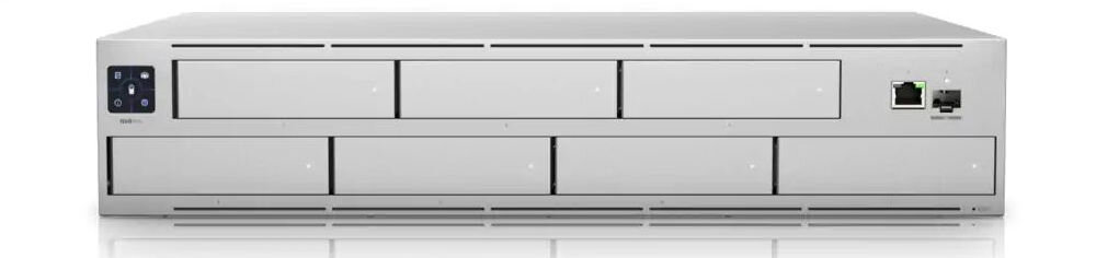 Rejestrator UBIQUITI UNVR-Pro-EU rejestrator na białym tle