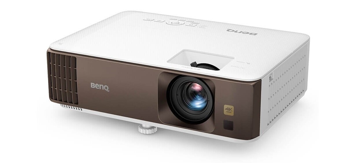 Projektor BENQ W1800 Zapewnia wysoki zakres dynamiki, zapewniając większą jasność, zakres kontrastu i optymalizację obrazu w jednym kroku, wydobywając każdy szczegół Elegancki, nowoczesny wygląd, który uzupełnia przestrzeń oglądania.