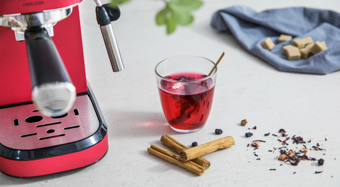 Кофеварка CECOTEC Cafelizzia 790 Shiny Pro Red — это не только кофе, травяные чаи