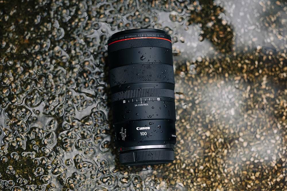 Obiektyw CANON Lens RF 100mm F2.8L MACRO IS USM zdjęcia obiektyw ekran wizjer ogniskowa przysłona migawka obudowa bateria zasilanie filmy nagrywanie rozdzielczość matryca rozmiar przekątna tryby iso montaż lampa światło przyciski sterowanie menu kontrast jasność balans bieli filtry cmos karta pliki format zapis seria