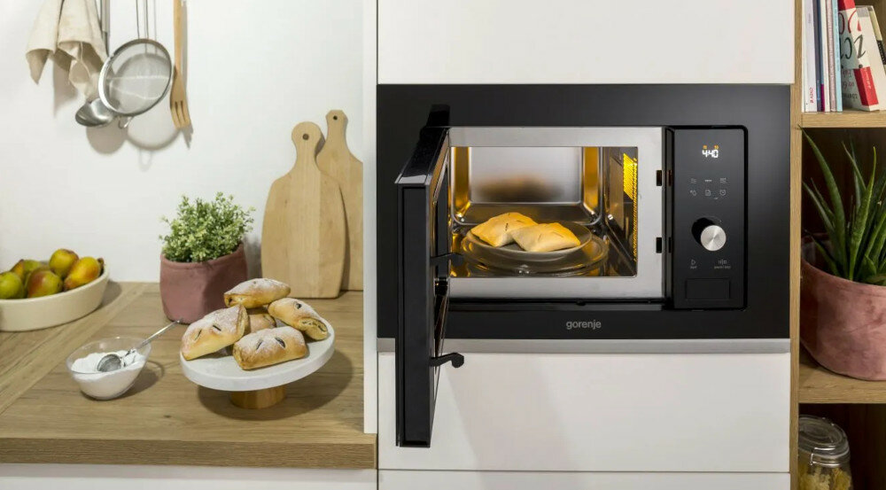 Kuchenka mikrofalowa GORENJE BM251SG2WG pieczenie procesy