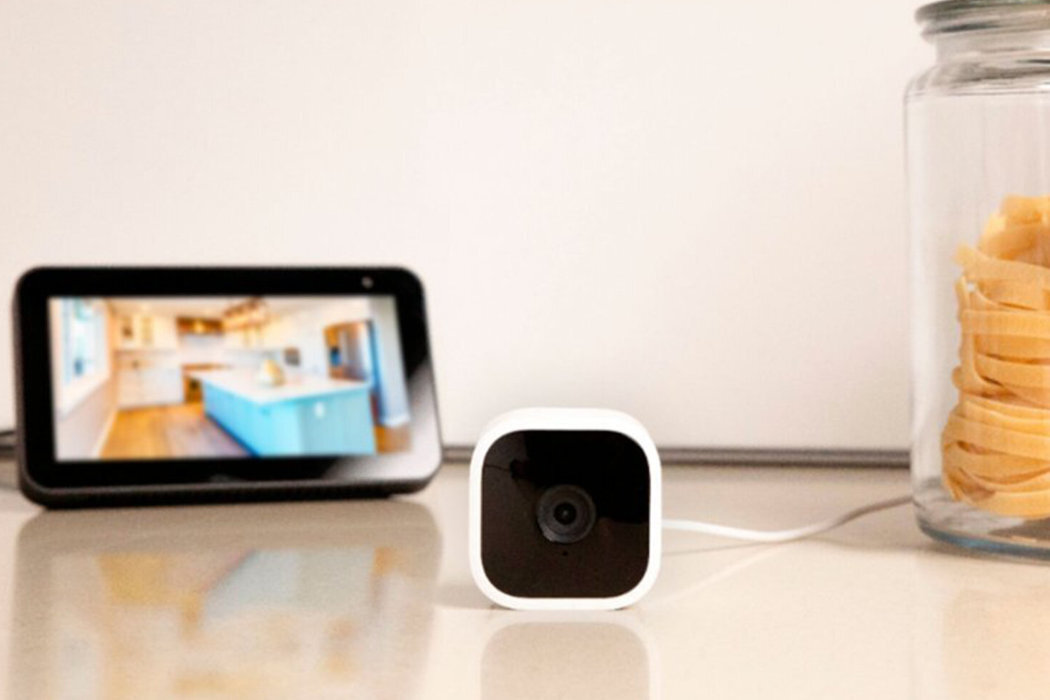 Kamera BLINK Mini Compact bezpieczeństwo pomoc aktywacja konfigiracja wyposażenie