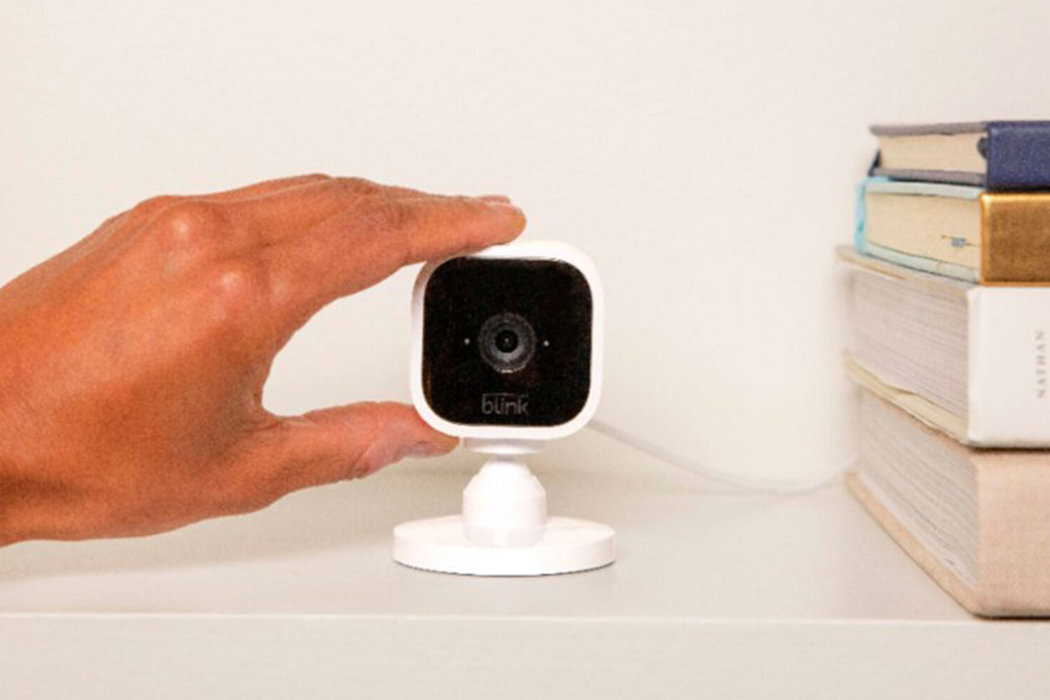 Kamera BLINK Mini Compact bezpieczeństwo pomoc aktywacja konfigiracja wyposażenie