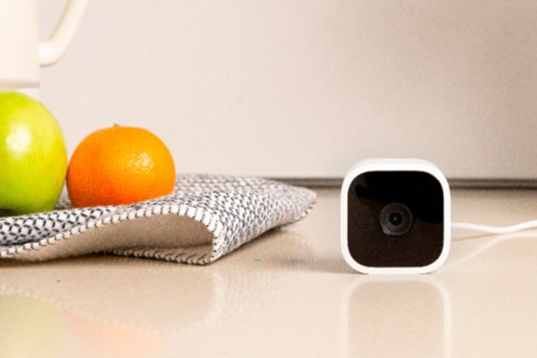Kamera BLINK Mini Compact bezpieczeństwo pomoc aktywacja konfigiracja wyposażenie