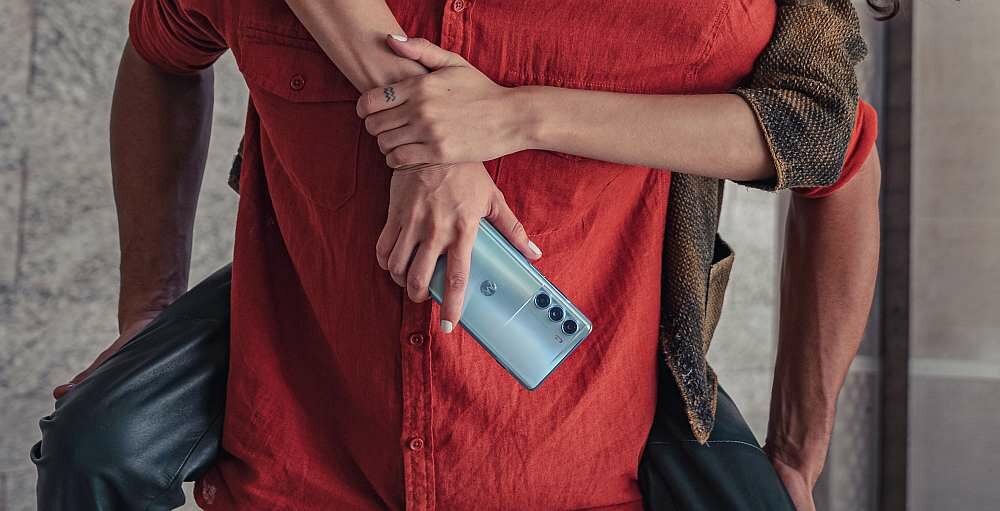 Smartfon MOTOROLA Moto G200 ekran bateria procesor pamięć aparat pojemność rozdzielczość