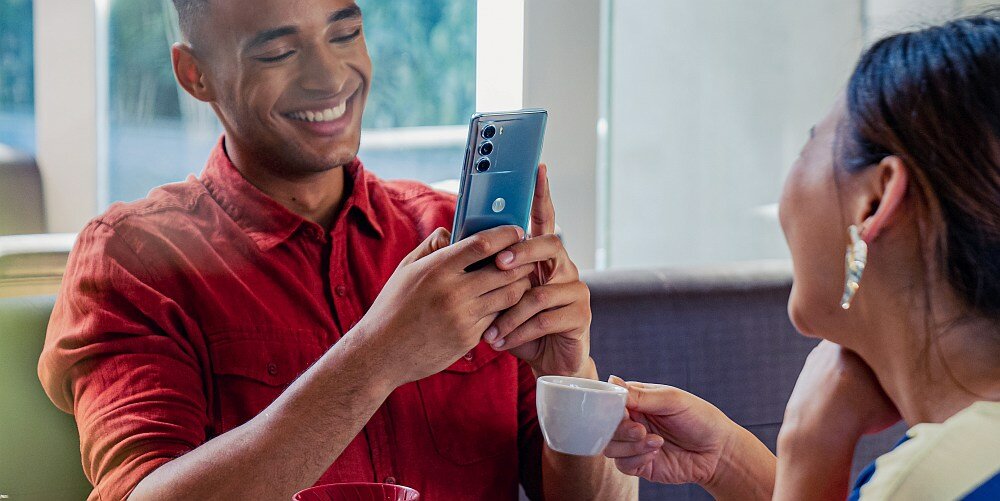 Smartfon MOTOROLA Moto G200 ekran bateria procesor pamięć aparat pojemność rozdzielczość
