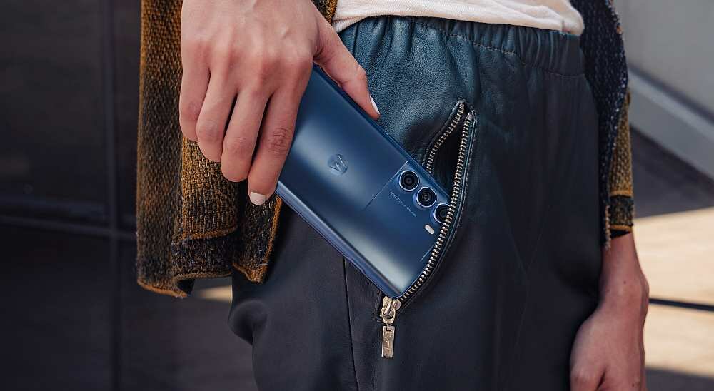 Smartfon MOTOROLA Moto G200 ekran bateria procesor pamięć aparat pojemność rozdzielczość
