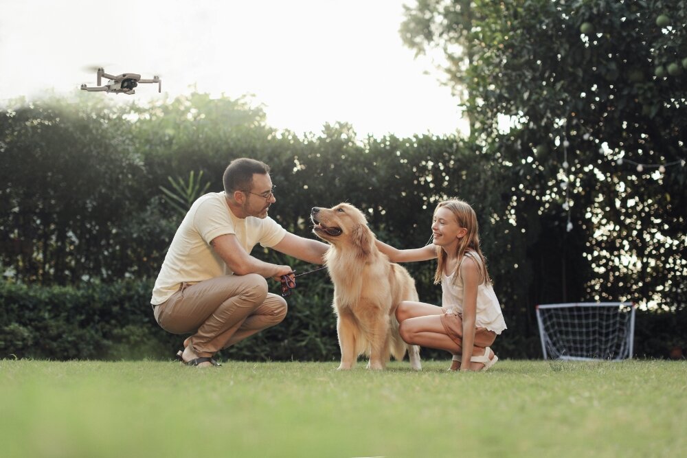 Dron DJI Mini SE lot kamera rozdzielczość filmy nagrywanie zdjęcia sterowanie aparatura bateria pojemność ładowanie