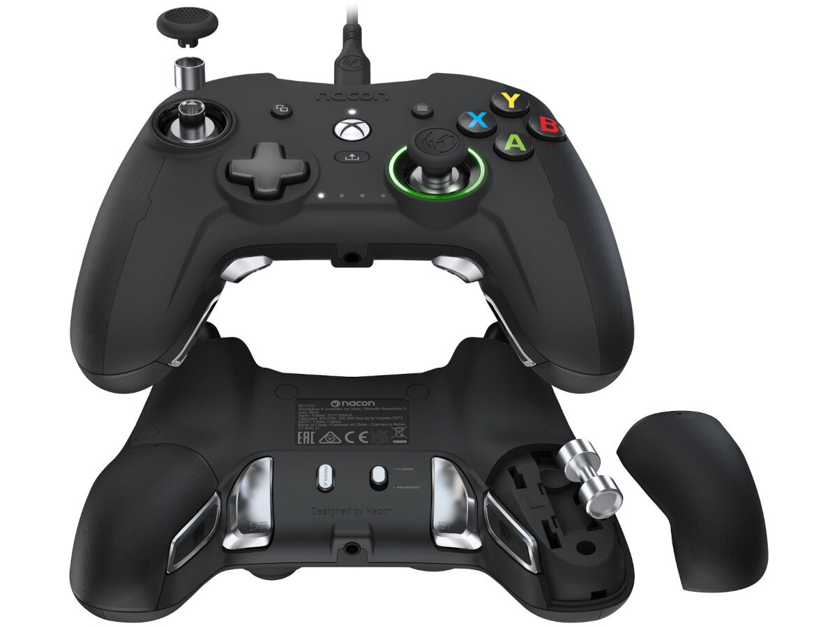 Kontroler NACON Revolution X ergonomiczna budowa