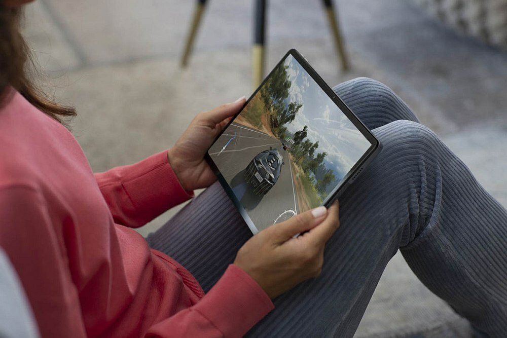 Tablet Lenovo TAB P11 ekran procesor wydajność pamięć pojemność kamerka zabawa gry nauka