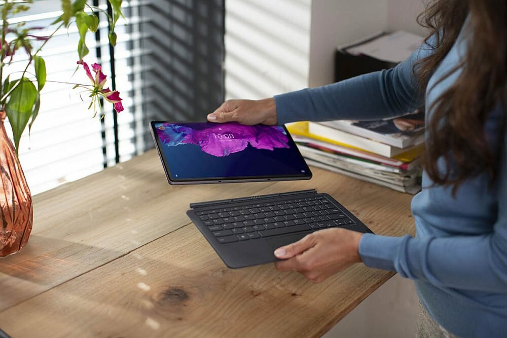 Tablet Lenovo TAB P11 ekran procesor wydajność pamięć pojemność kamerka zabawa gry nauka