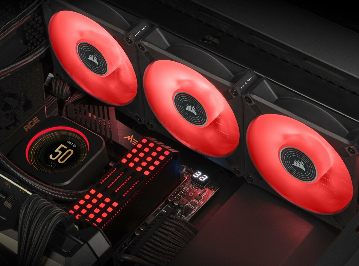 ML140-RGB-Elite-red-black-w-komputerze