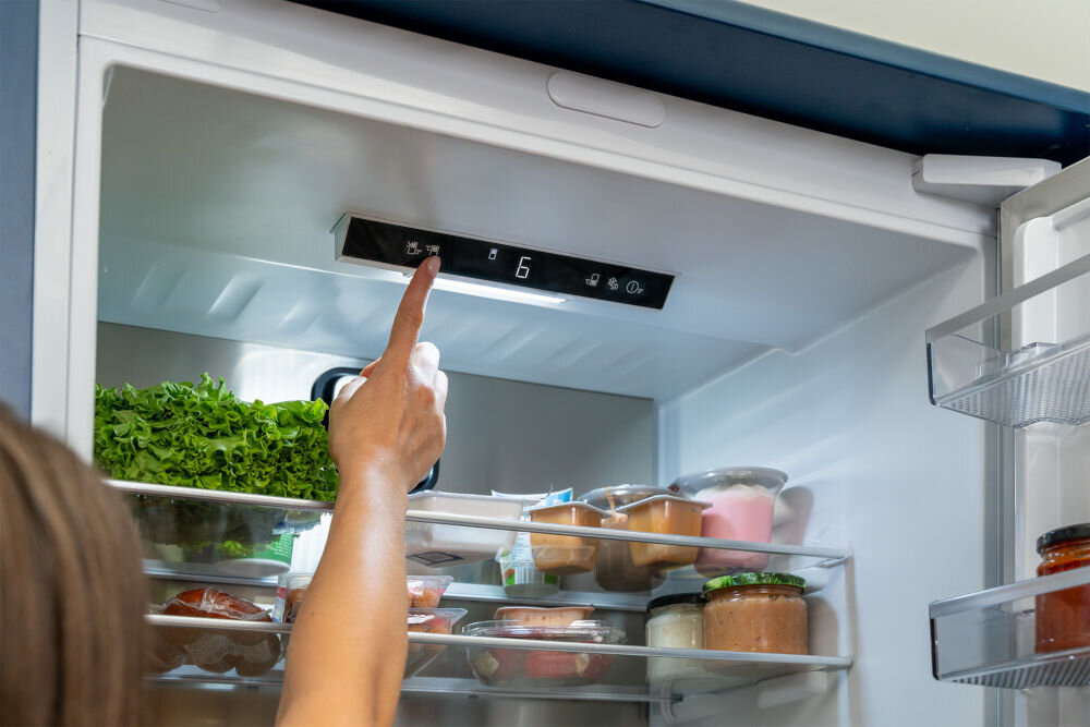 Lodówka GRUNDIG GKNI56930FN oświetlenie led