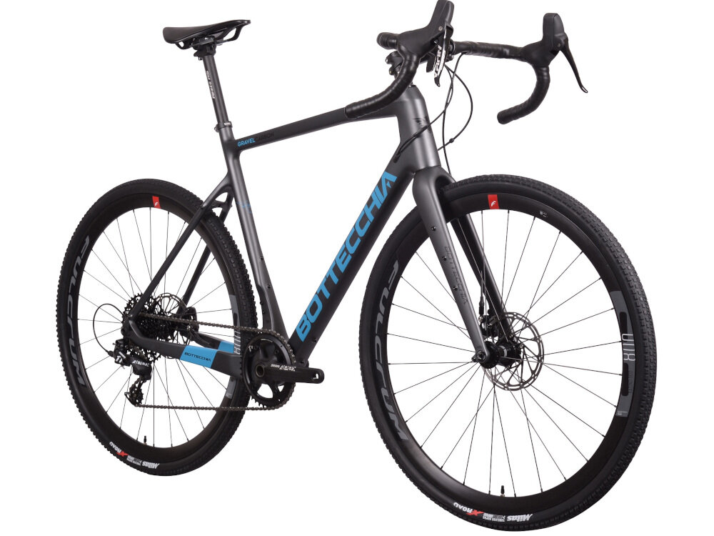 Rower gravel BOTTECCHIA Gravel Carbon M20 28 cali męski Antracytowy mat w matowym antracytowym kolorze dla mężczyzn wygodna geometria ramy dla początkujących dla zaawansowanych maksymalny komfort opony i osprzęt najwyższej jakości na suchą i mokrą nawierzchnię