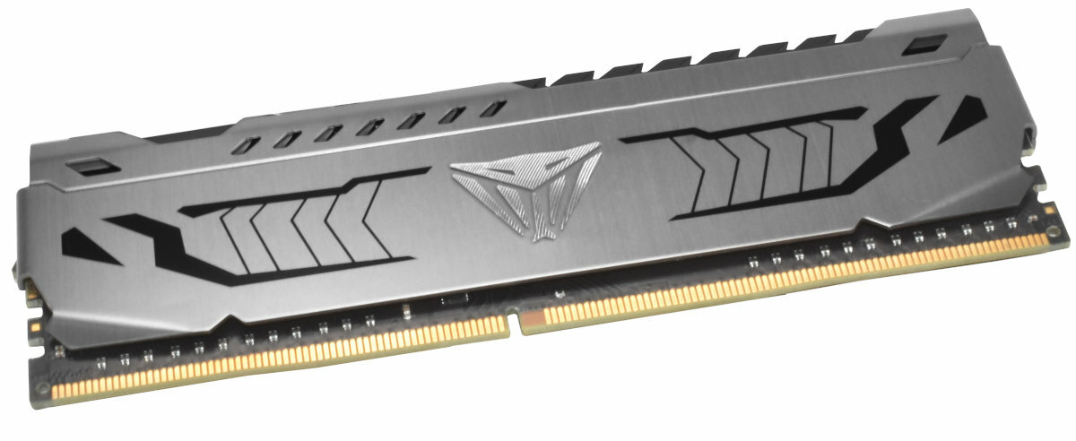 PATRIOT-RAM-4000MHz-skos-front