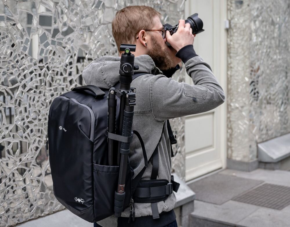 Plecak FOTOPRO FB-4  materiał pojemność zamki siatka paski przegrody 