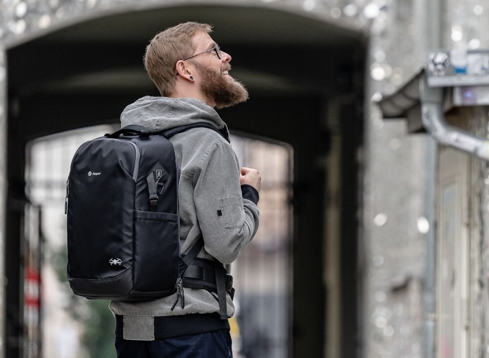 Plecak FOTOPRO FB-4  materiał pojemność zamki siatka paski przegrody 