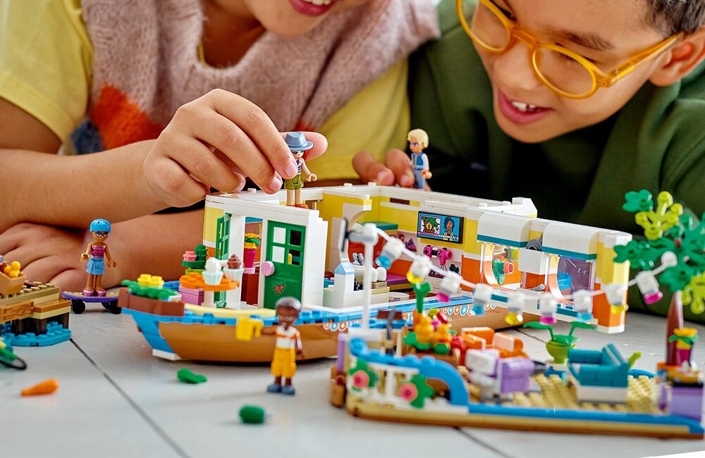 LEGO Friends Łódź mieszkalna na kanale 41702 Wysoka jakość i bezpieczeństwo