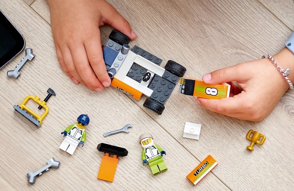 LEGO City Samochód wyścigowy 60322 Zabawa w budowanie dla chłopców i dziewczynek