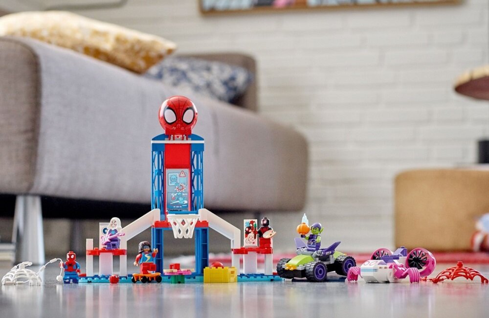 LEGO Spider Man Relaks w kryjówce Spider Mana 10784 Zapraszamy do kryjówki Spider Mana Zestaw dla małych konstruktorów