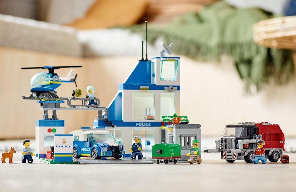 LEGO City Posterunek policji 60316 Bogaty w funkcje zestaw do zabawy