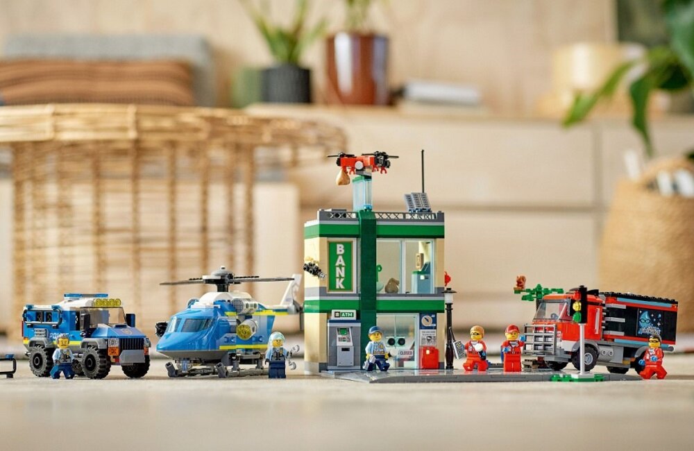 LEGO City Napad na bank 60317 Dzieci znajdą się w samym środku akcji Zachęca do pomysłowej swobodnej zabawy i wymyślania własnych historii