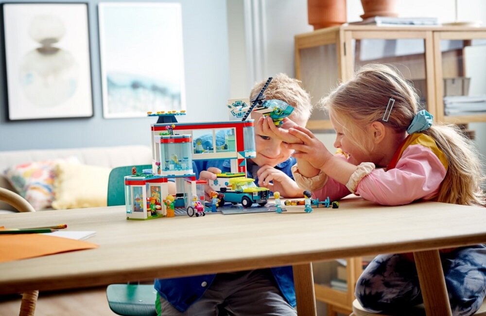 LEGO City Szpital 60330 Pomoc w rozwoju życiowych umiejętności