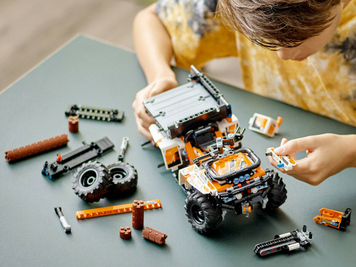 LEGO Technic Pojazd terenowy 42139 elementy funkcje