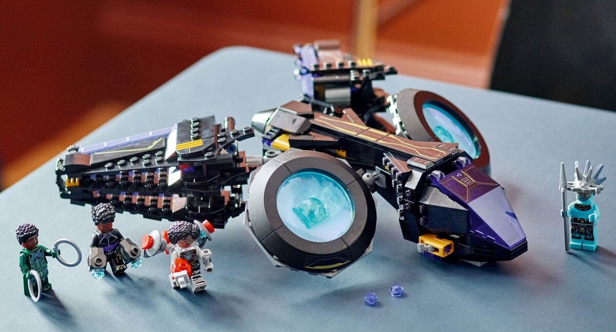 LEGO Marvel Statek Shuri 76211 Sceny akcji z Czarnej Pantery na statku Shuri Satysfakcjonujące wyzwanie konstruktorskie