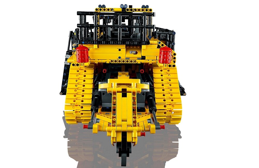 LEGO Technic Sterowany przez aplikację buldożer Cat D11 42131 Od lat dla Was