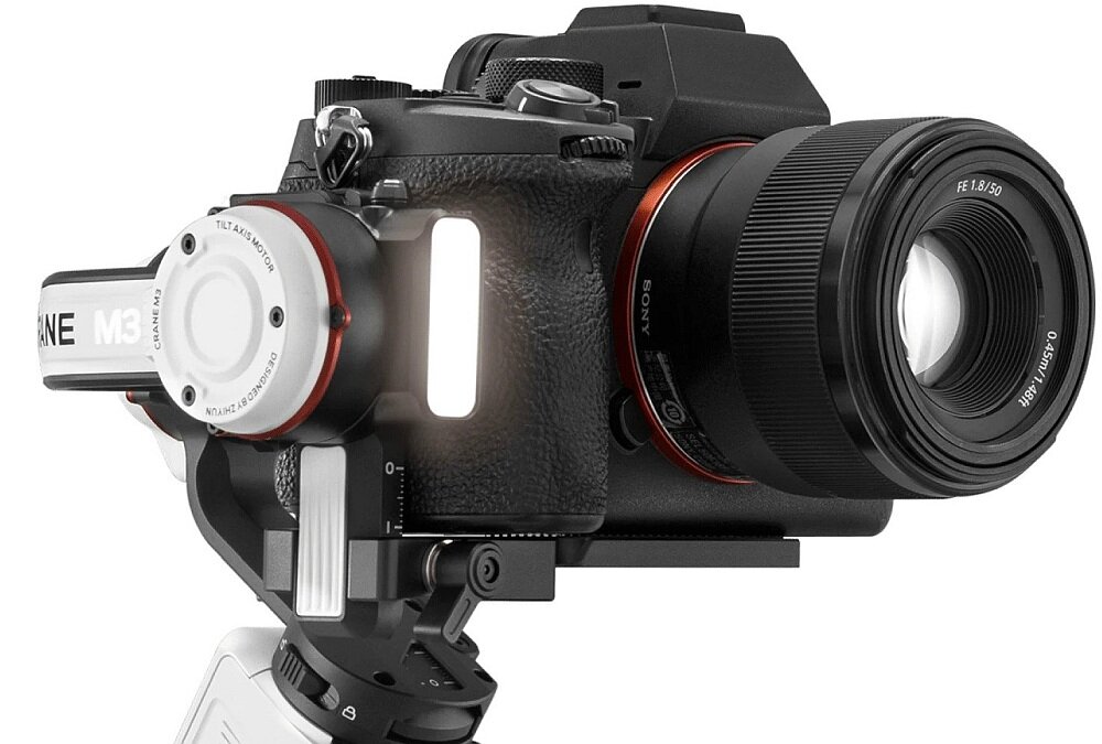 Gimbal ZHIYUN Crane M3 fotografia nagrywanie aparat smartfon ładowanie lampa led światło stabilne  łączność wydajność 