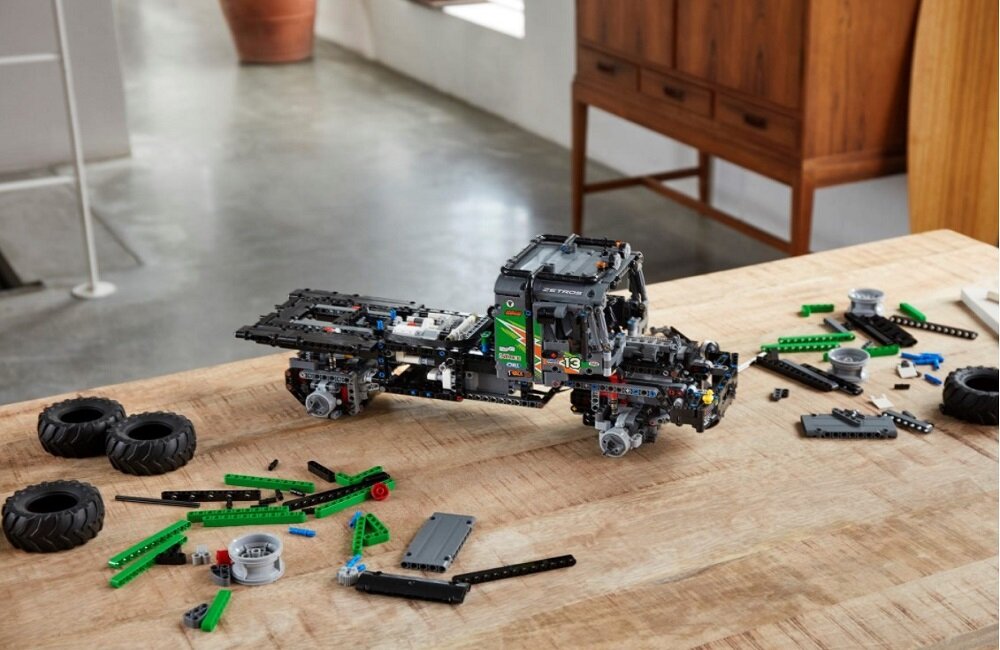 LEGO Technic Ciężarówka Mercedes Benz Zetros 42129 Dobrze wykorzystaj czas z zestawem