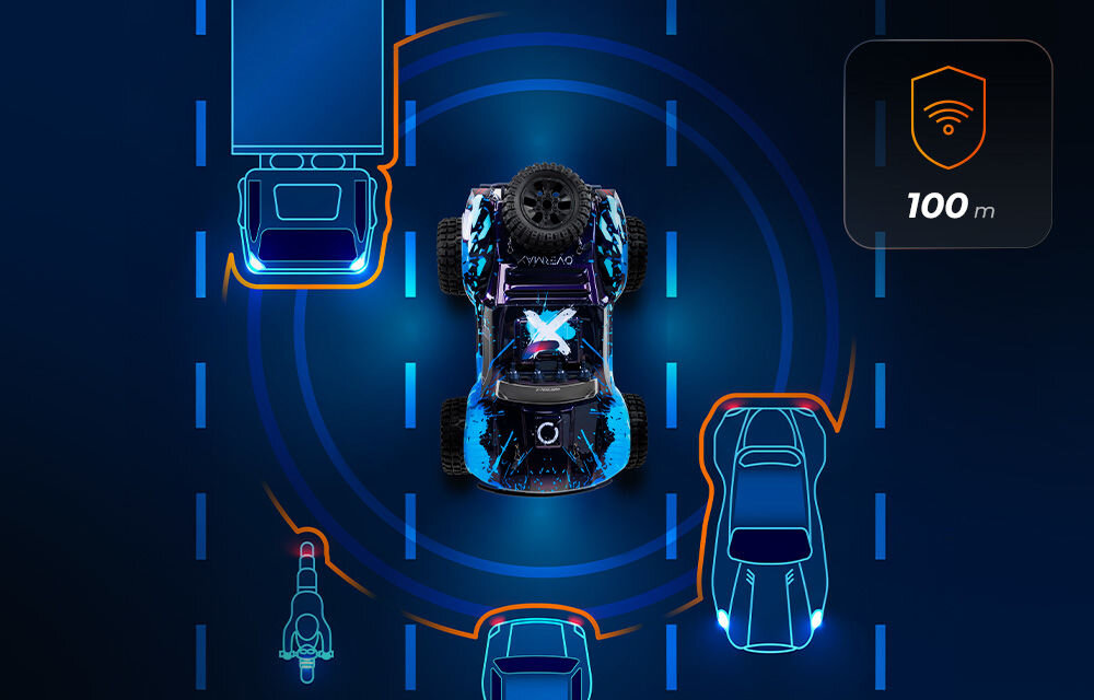 Samochód zdalnie sterowany OVERMAX X-Hooligan Widok z góry na samochód X-HOOLIGAN w schemacie ruchu drogowego, otoczony innymi pojazdami. Ikona informuje o zasięgu sterowania 100 m (ze symbolem tarczy/bezpieczeństwa).