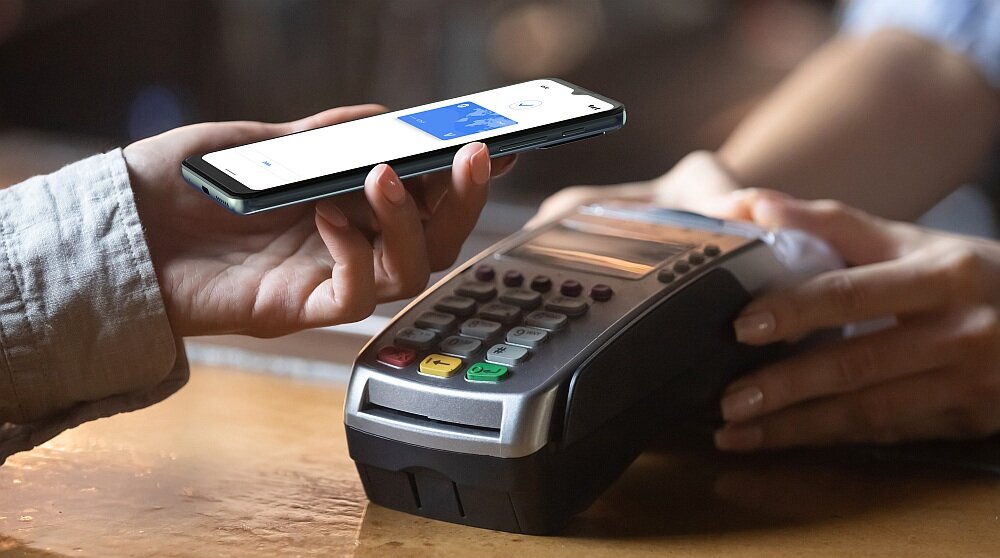 Smartfon MOTOROLA Moto G20  ekran bateria wydajność aparat sterowanie pamięć ram procesor obudowa porty ładowanie muzyka głośniki dźwięk pojemność rozdzielczość opis dane zestaw 