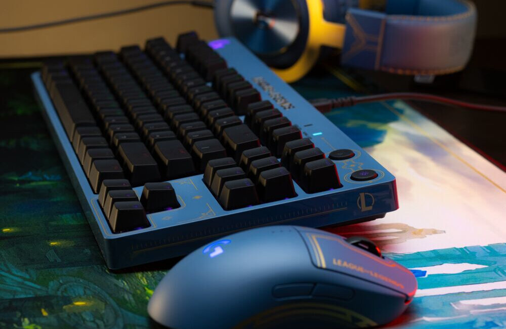 Klawiatura LOGITECH G Pro League of Legends Edition kąt nachylenia gumowe stopki antypoślizgowa