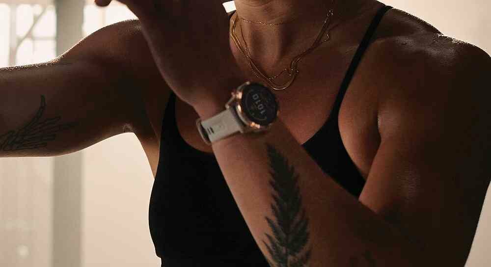 Smartwatch GARMIN seria Fenix 7 ekran bateria pamięć muzyka sterowanie pojemność rozdzielczość pasek sport zdrowie czujniki serce puls tętno