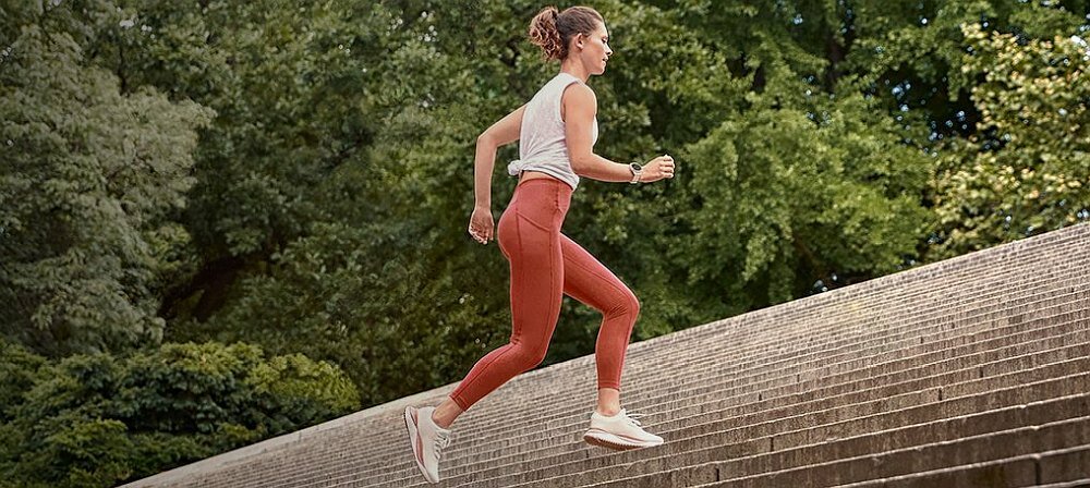 Smartwatch GARMIN Venu 2 Plus ekran bateria sport zdrowie ćwiczenia monitoring sen puls krew pasek