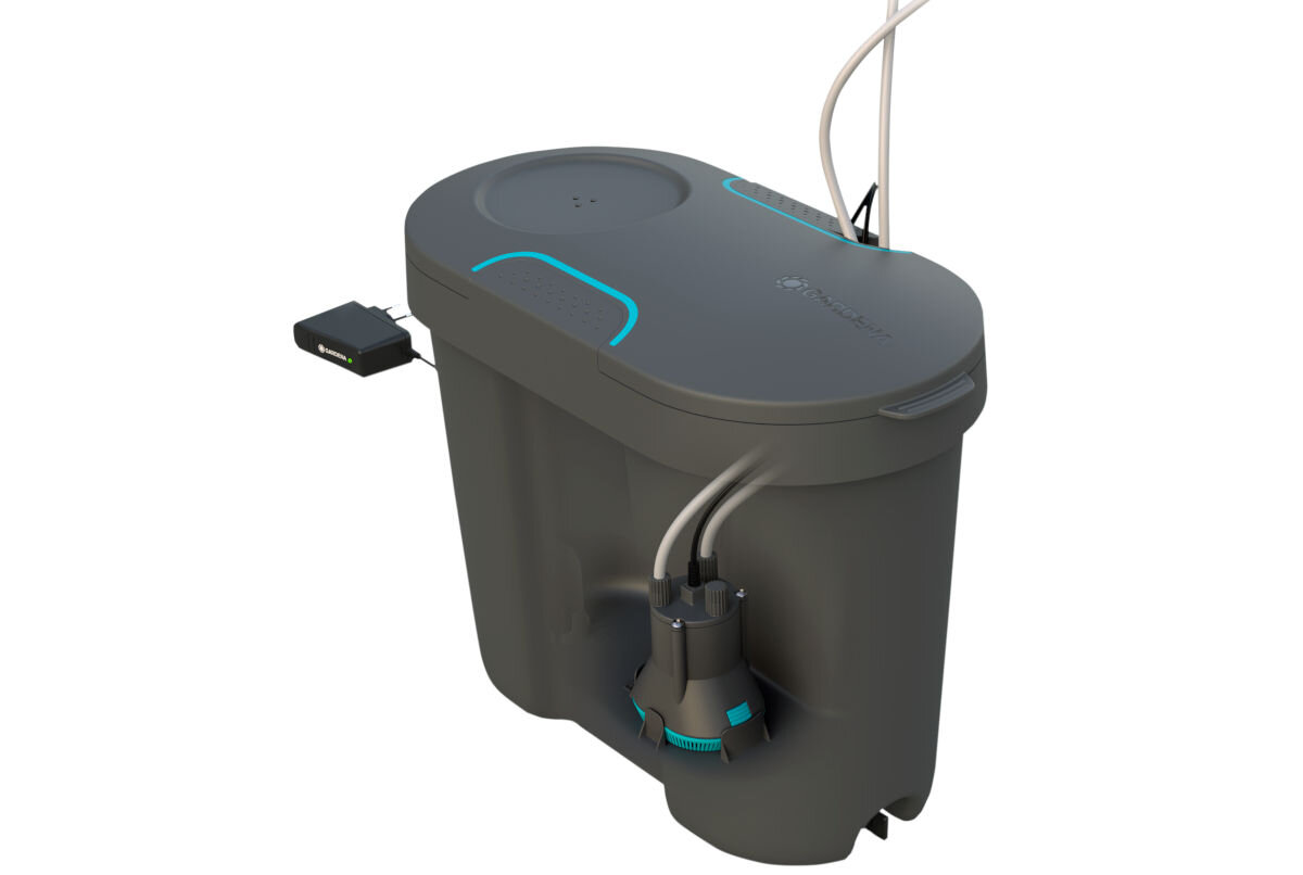 Zestaw do nawadniania GARDENA 13366-20, dostęp, woda, karmienie, komfort, wygoda, na białym tle wizualizacja zestawu do nawadniania z podłączoną pompą w środku