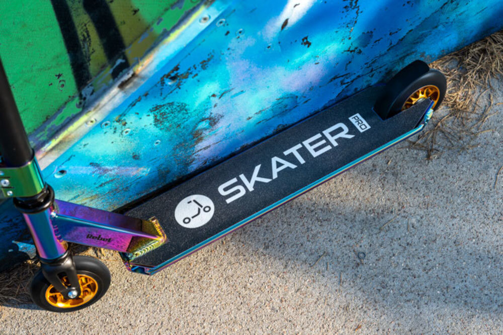 Hulajnoga wyczynowa REBEL Skater Pro wytrzymaly podest wykonany z aluminium