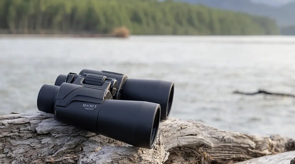 Lornetka OLYMPUS 10x50 S ergonomiczna konstrukcja, gumowany uchwyt, korekcja dioptrii, kompaktowa budowa