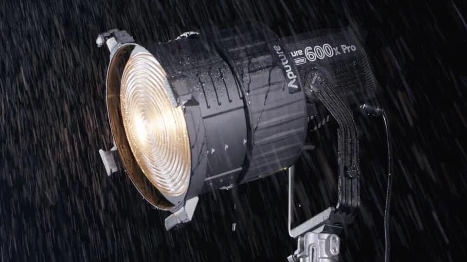 Lampa LED APUTURE Light Storm LS 600X Pro   barwa jasność zasilanie bateria montaż aparat zdjęcia filmy obsługa regulacja waga led wymiary 