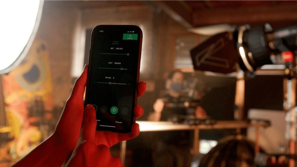 Lampa LED APUTURE Light Storm LS 600X Pro   barwa jasność zasilanie bateria montaż aparat zdjęcia filmy obsługa regulacja waga led wymiary 