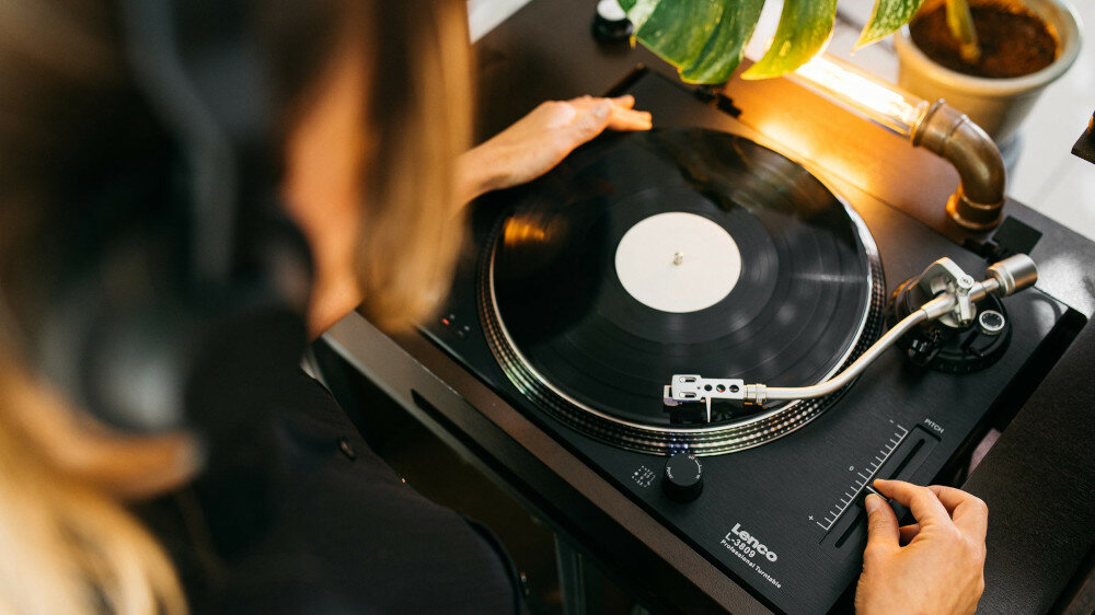 Gramofon LENCO L-3809 - konstrukcja